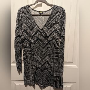 Women's Grey & Black A-Line, V-Neck Tunic, Size L